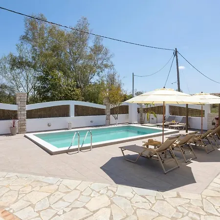 Nyaraló Ilenia's 3 Bedroom House With Private Pool