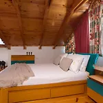 Ilenia's 3 Bedroom House With Private Pool Nyaraló Laganász