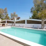 Ilenia's 3 Bedroom House With Private Pool