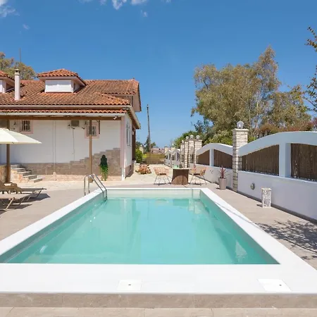 Ilenia's 3 Bedroom House With Private Pool Laganas