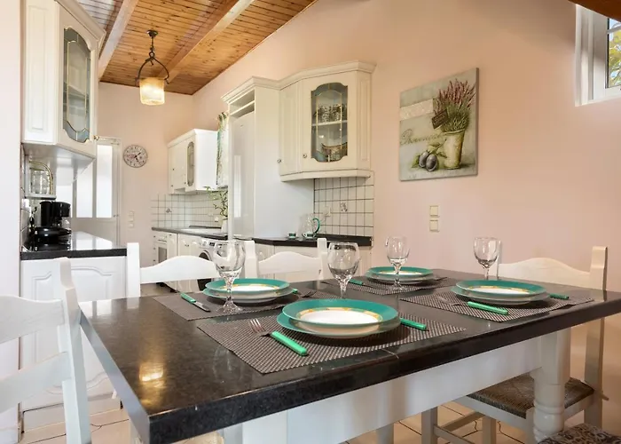 Σπίτι διακοπών Ilenia's 3 Bedroom House With Private Pool Λαγανάς