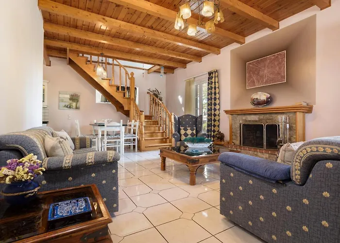 Ilenia's 3 Bedroom House With Private Pool Λαγανάς