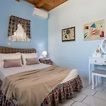 Dom wakacyjny Ilenia's 3 Bedroom House With Private Pool