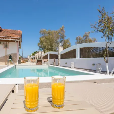 Ilenia's 3 Bedroom House With Private Pool 別荘 *