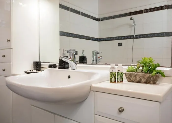 Ilenia's 3 Bedroom House With Private Pool