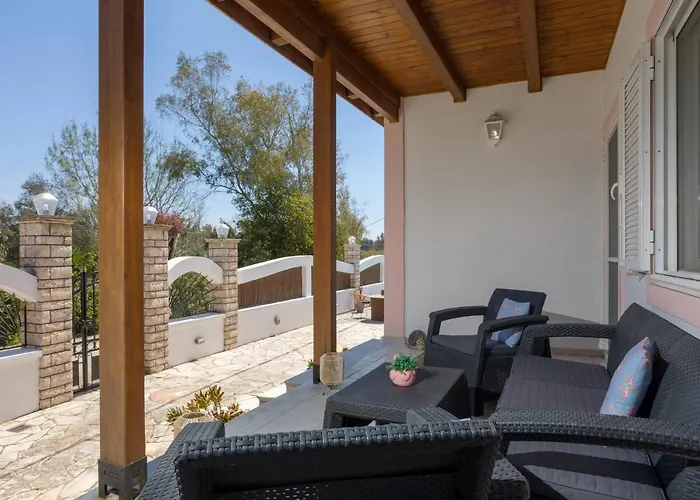 Ilenia's 3 Bedroom House With Private Pool Dom wakacyjny Laganas