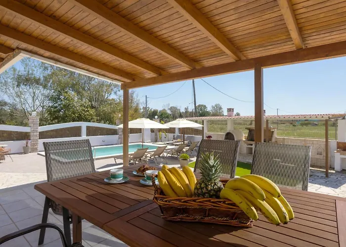 Dom wakacyjny Ilenia's 3 Bedroom House With Private Pool