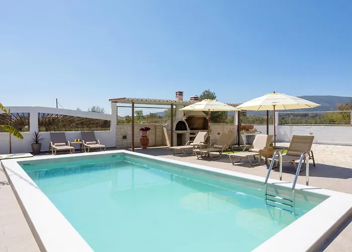 Dom wakacyjny Ilenia's 3 Bedroom House With Private Pool Laganas
