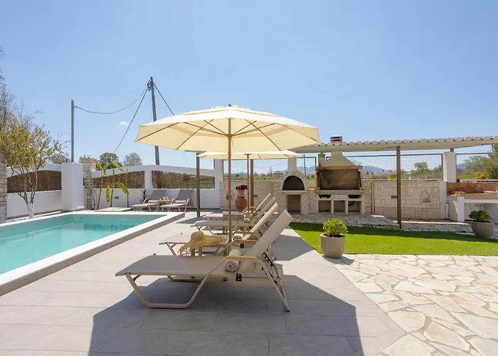 Ilenia's 3 Bedroom House With Private Pool * Laganas