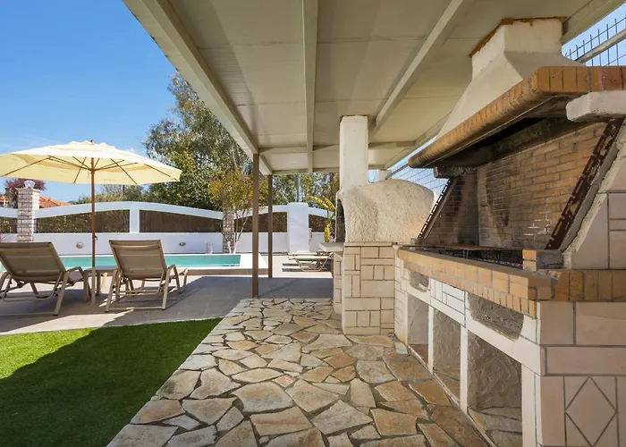 Dom wakacyjny Ilenia's 3 Bedroom House With Private Pool