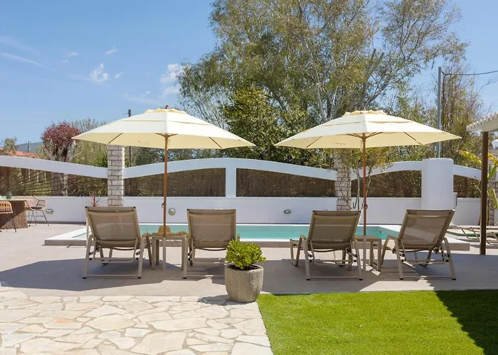 Ilenia's 3 Bedroom House With Private Pool