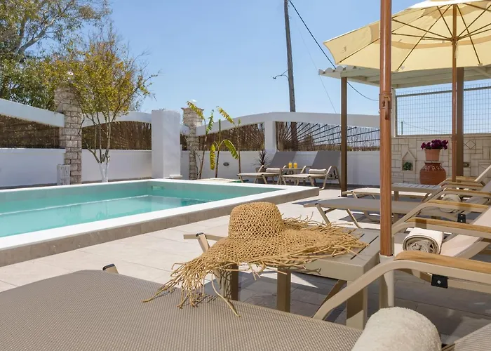 Ilenia's 3 Bedroom House With Private Pool