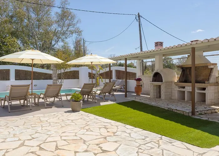 Ilenia's 3 Bedroom House With Private Pool